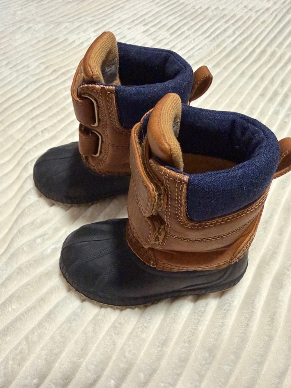 GAP 3M Thinsulate Brown and Navy Kids Winter Toddler Boots 5/6
